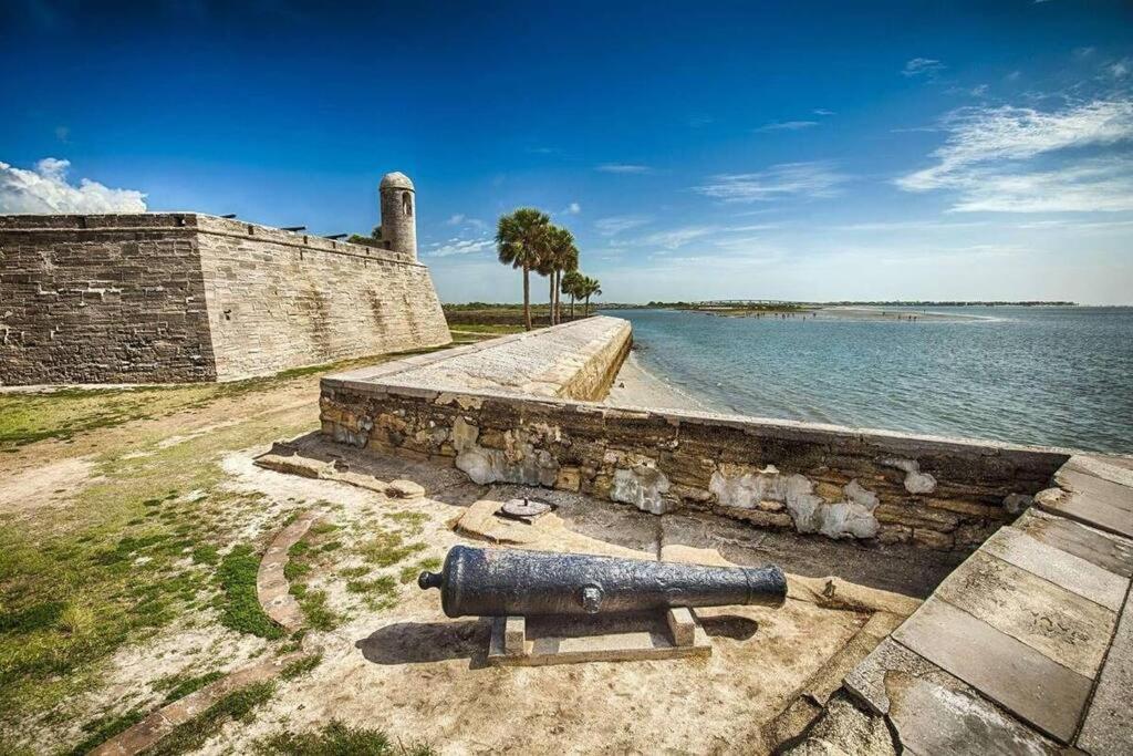 Cozy Quiet St Augustine Private Condo - 2Bed, 1 Bath, Sleeps 6, Steps To Historic St Augustine Center & All Tourist Attractions, Restaurants, Cafes, Backyard, Porch เซนต์ออกัสติน ภายนอก รูปภาพ